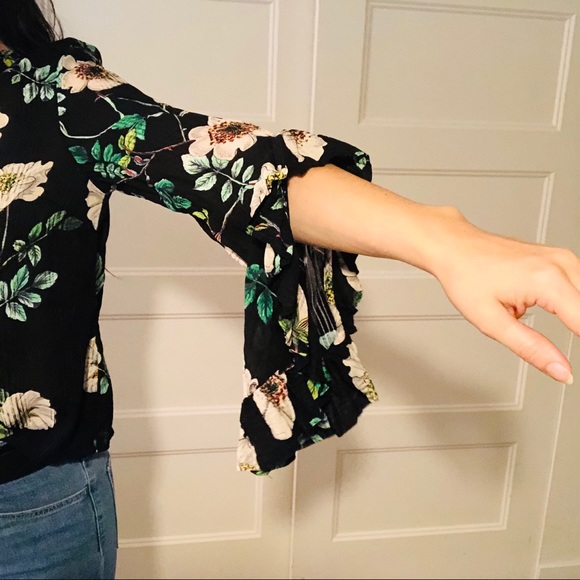 H&M | Floral Sheer Blouse w/ Bell Sleeves - Picture 4 of 8
